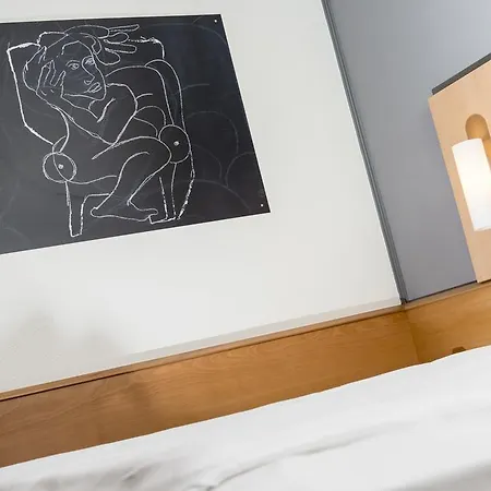 Ibis Leipzig Nord-ost 2* 타우차