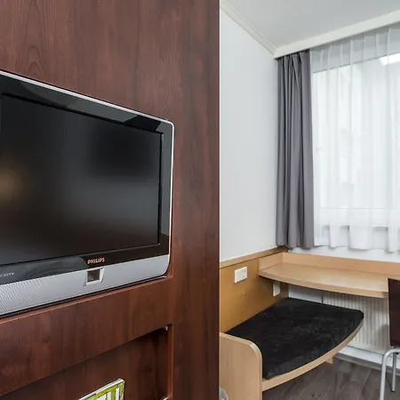 Ibis Leipzig Nord-ost Hotel 2*