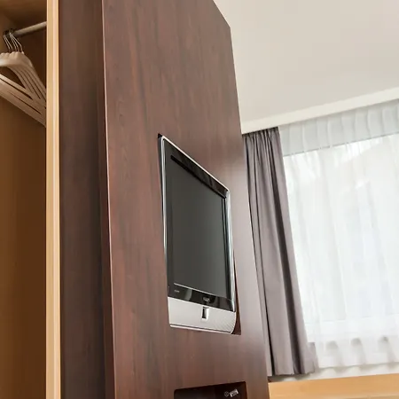 Ibis Leipzig Nord-ost מלון