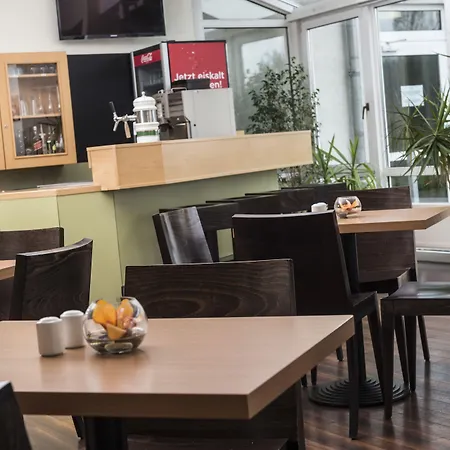 Ibis Leipzig Nord-ost מלון