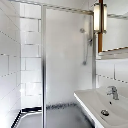 Ibis Leipzig Nord-ost מלון 2*