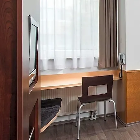 Ibis Leipzig Nord-ost 호텔 타우차
