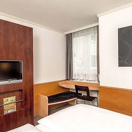 Ibis Leipzig Nord-ost מלון Taucha